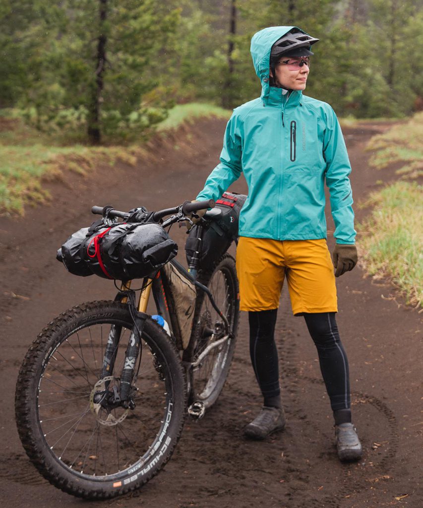 How To Choose The Best Women's Waterproof Cycling Jacket – showerspassuk